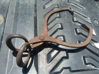 Vintage Antique Cast Iron Ice Block Tongs Hay Bale Carrier Tool Primative T - 101