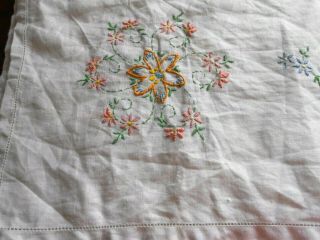 1 Vintage Linen Tablecloth Embroidery Project Flowers
