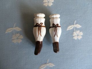 Pretty Antique Porcelain Bow Ribbon Heeled Boot Doll Legs 2 " (5cm) Tie On Vintage
