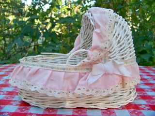 Vintage White Wicker Rattan Bed For Baby Dolls Up To 7 ¾” - 8” Bassinet Prop