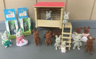Vtg.  Sylvanian Families Tree House & Box Rabbits Rabbits Rabbits 1986