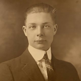 Antique Tri - Fold Photograph Cabinet Card Handsome Young Man Harper,  Kansas