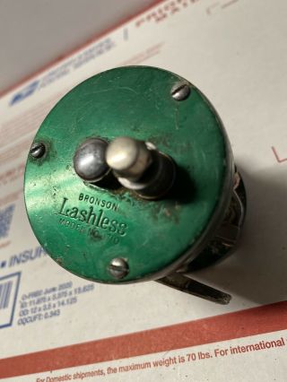 Vintage Bronson " Lashless " No.  1710 Green Casting Reel