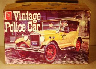 1927 Model " T " Ford Vintage Police Car - 1/25 Model Car Kit