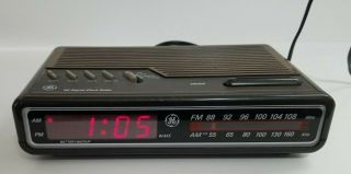 Vintage Ge 7 - 4612b Am/fm Alarm Clock Radio Digital Led General Electric