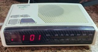 Magnavox The Nightline Aj3180/47 Fm/am Clock Radio Alarm Beige