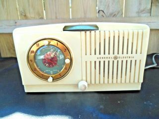 Vintage Rare General Electric Model 516f Tube Clock Am Radio.