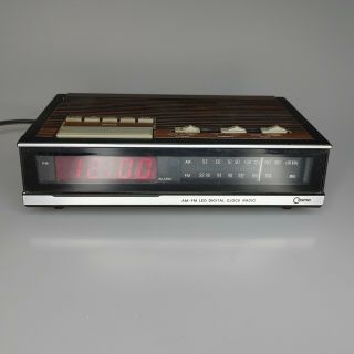 Cosmo Cr - 2001 Am Fm Led Digital Alarm Clock Radio Cool Retro Vintage