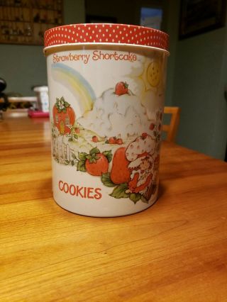 Vintage 1980 Strawberry Shortcake Cookie Tin