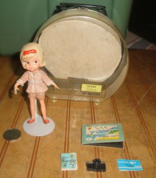 Hasbro 1965 Dolly Darlings Shary Takes A Vacation Hat Box Doll W/case
