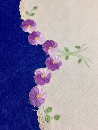 Vintage Hand Embroidered Crocheted Linen Floral Table Centre Piece - 48cm x 33cm 2