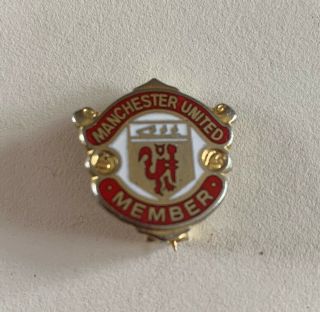 Very Rare Old Manchester United W Reeves Members Pin Badge