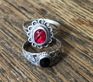 Two Vintage 925 Sterling Silver Rings Black Onyx And A Red Stone Sz5.  5 And 7 3