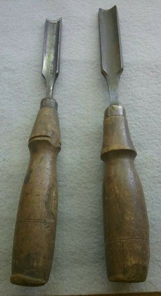 2 Antique Vintage Wood Handle Scoop Gouge Chisels P B &w,  D M Co.