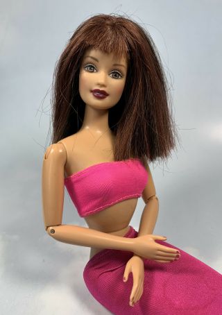 Barbie Doll: 1999 Hollywood Nails Teresa Brunette Magenta Hair Highlights