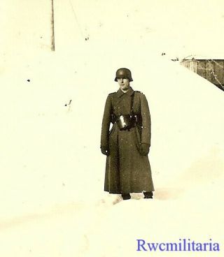 Rare Full Outdoor Pic Helmeted German Elite Waffen Soldier In Winter