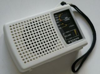 1985 Vintage Sanyo Rp - 1270 Am Mw Pocket Transistor Radio,  Perfect
