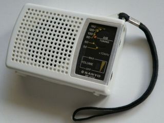 1985 VINTAGE SANYO RP - 1270 AM MW POCKET TRANSISTOR RADIO,  PERFECT 3