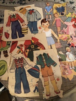 Vintage 1940s - 50’s Paper Dolls Children With Outfits Three Are A Family