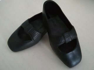 Black Vinyl Bow Shoes From Ideal Crissy/velvet/tressy Vintage 1970 