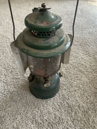 Vintage Coleman 220e Double Mantle Lantern Dated Feb.  1958 With Wind Guard