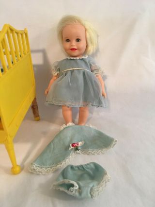 Vintage 1964 Suzy Cute Doll With Crib