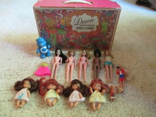 Vintage 1971 Dawn And Her Friends Doll Case With 11 Dolls And 1 Care Bear Nr