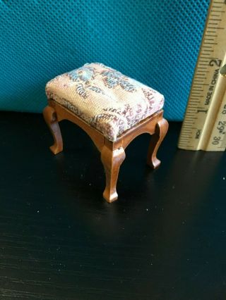 Dollhouse Miniature - Foot Stool 1:12 Wood/fabric