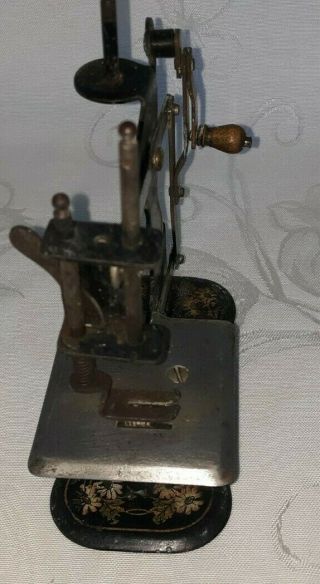 ANTIQUE TOY CHILD ' S SEWING MACHINE MULLER RARE SIDE CRANK $52.  99 2