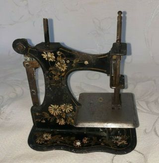 ANTIQUE TOY CHILD ' S SEWING MACHINE MULLER RARE SIDE CRANK $52.  99 3
