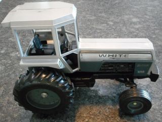 Rare White Farm Equipment Model 2 - 135 Field Boss Toy Tractor 1/16