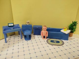 Bathroom Set By Mp W/renwal Doll Vintage Miniature Dollhouse Furniture 1:16