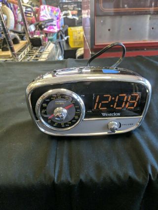 Retro Westclox 80193 Classic Am/fm Alarm Clock Radio With 3.  5mm Jack