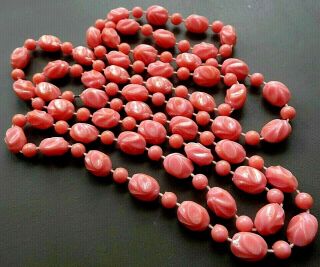 Lovely Vintage Pink Lucite Bead Long Flapper Necklace