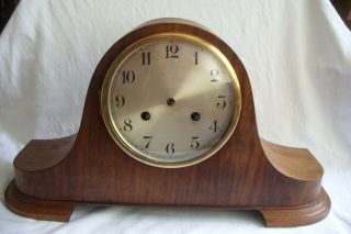 Antique / Vintage 8 Day Striking Mantle Clock For Spares / Repair.