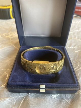 Ladies Vintage Antique Watch With Gold Coloured Bracelet