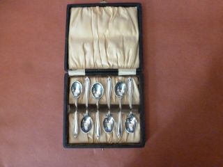 Vintage Boxed Set Of Silver Plated Tea Spoons (d)