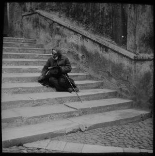 Antique Magic Lantern Slide Roman Beggar On Steps C1910 Photo Italy Rome