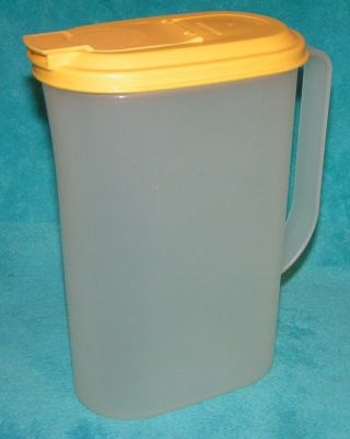 Rare Vintage = Flip Spout = Rubbermaid Pitcher,  Lid Made In Usa 7.  5 Cup 2009