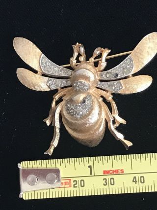 VINTAGE CROWN TRIFARI GOLD TONE BEE INSECT PIN BROOCH MISSING STONES RARE 3