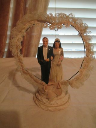 Vtg Chalk Ware Wedding Cake Topper Bride & Groom Heart Shape Lace– C.  1940 