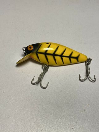 Vintage Bomber Speed Shad Screw Tail Fishing Lure Yellow Black Shore