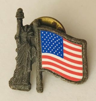 Statue Of Liberty Usa American Flag Pin Badge Rare Vintage Some Wear (a8)
