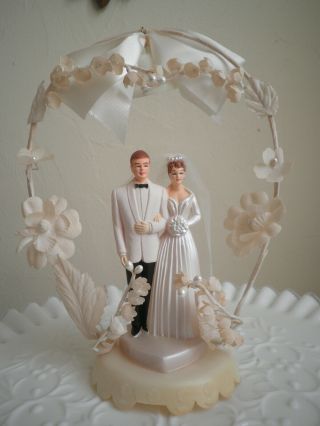 Lovely Vintage Bride & Groom Cake Topper 1950s