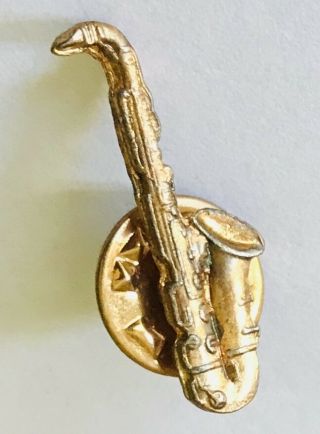 Saxophone Musical Instrument Lapel Pin Badge Rare Vintage (h11)
