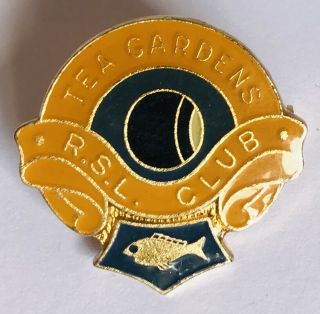 Tea Gardens Rsl Bowling Club Badge Pin Fishing Design Rare Vintage (k4)