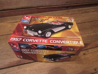Amt/ertl 1:25 1957 Corvette Convertible Model Kit