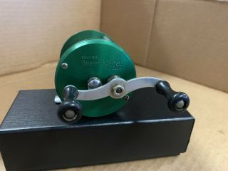 Bronson Green Hornet No.  2200 Vintage Bait Casting Fishing Reel Collectibles
