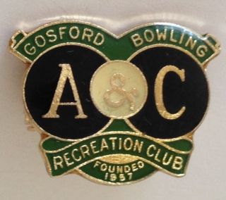 Gosford Bowling & Recreation Club Badge Rare Vintage (k4)