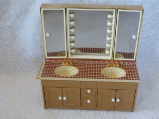 Vintage Tomy Miniature Dollhouse Bathroom Vanity With Double Sinks,  Tub,  Toilet 2